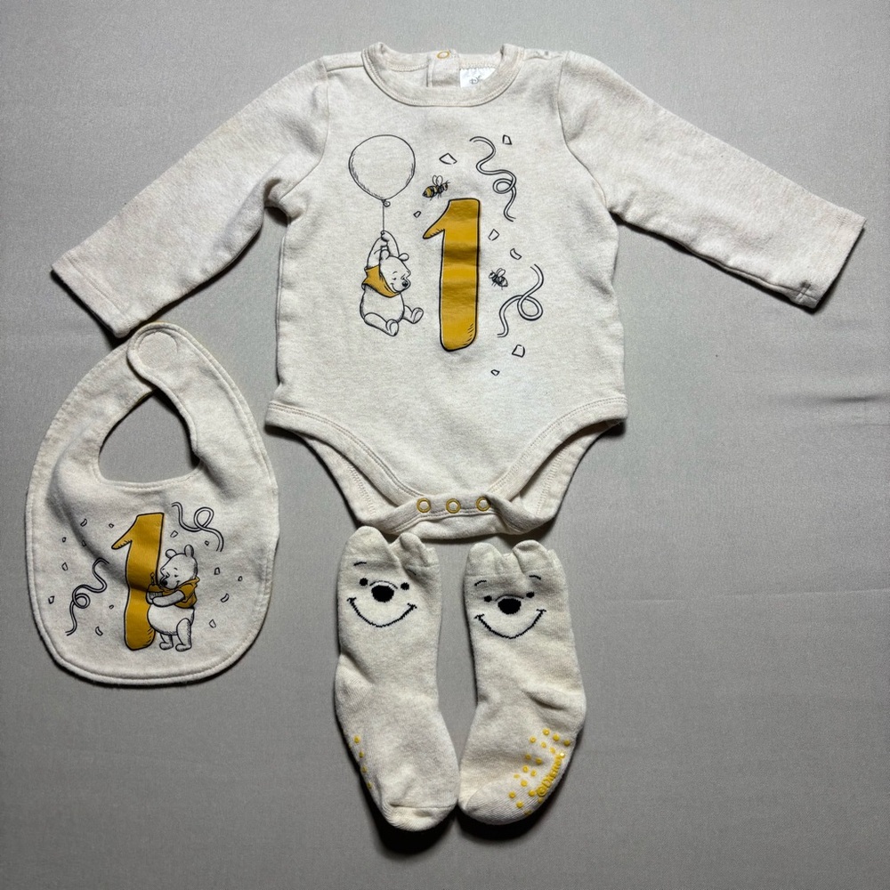 Disney Baby One year Old Winnie The Pooh 3 Piece Outfit 12-18M